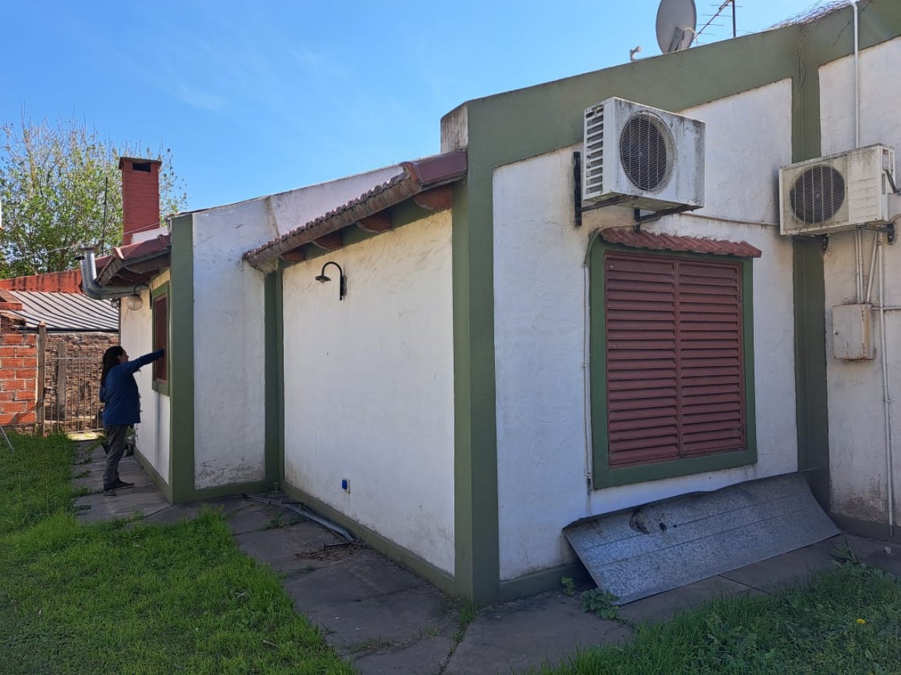 SE VENDE 2 casas en un terreno centrico, Villa Urquiza, Entre Rios