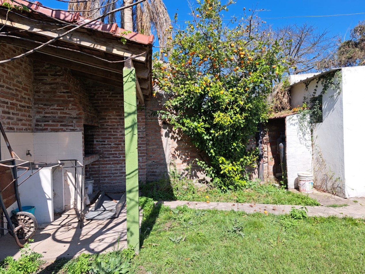 SE VENDE 2 casas en un terreno centrico, Villa Urquiza, Entre Rios