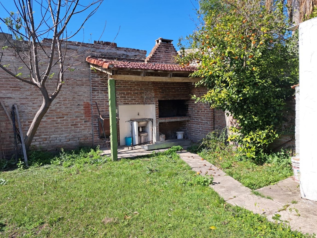 SE VENDE 2 casas en un terreno centrico, Villa Urquiza, Entre Rios