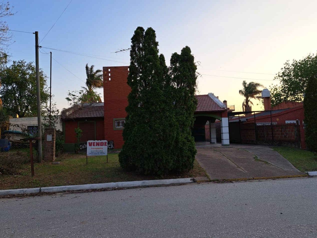 SE VENDE 2 casas en un terreno centrico, Villa Urquiza, Entre Rios