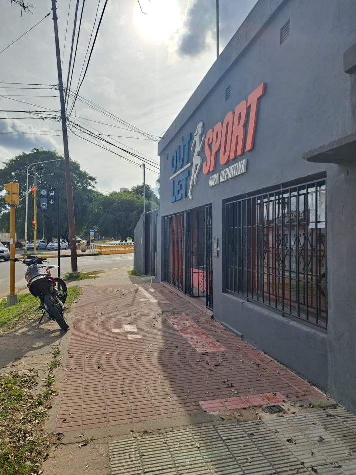 Local comercial en esquina Av. Ejercito y Gral. Galan