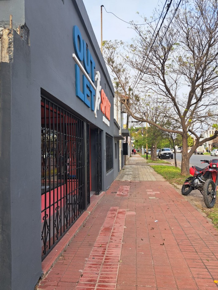 Local comercial en esquina Av. Ejercito y Gral. Galan