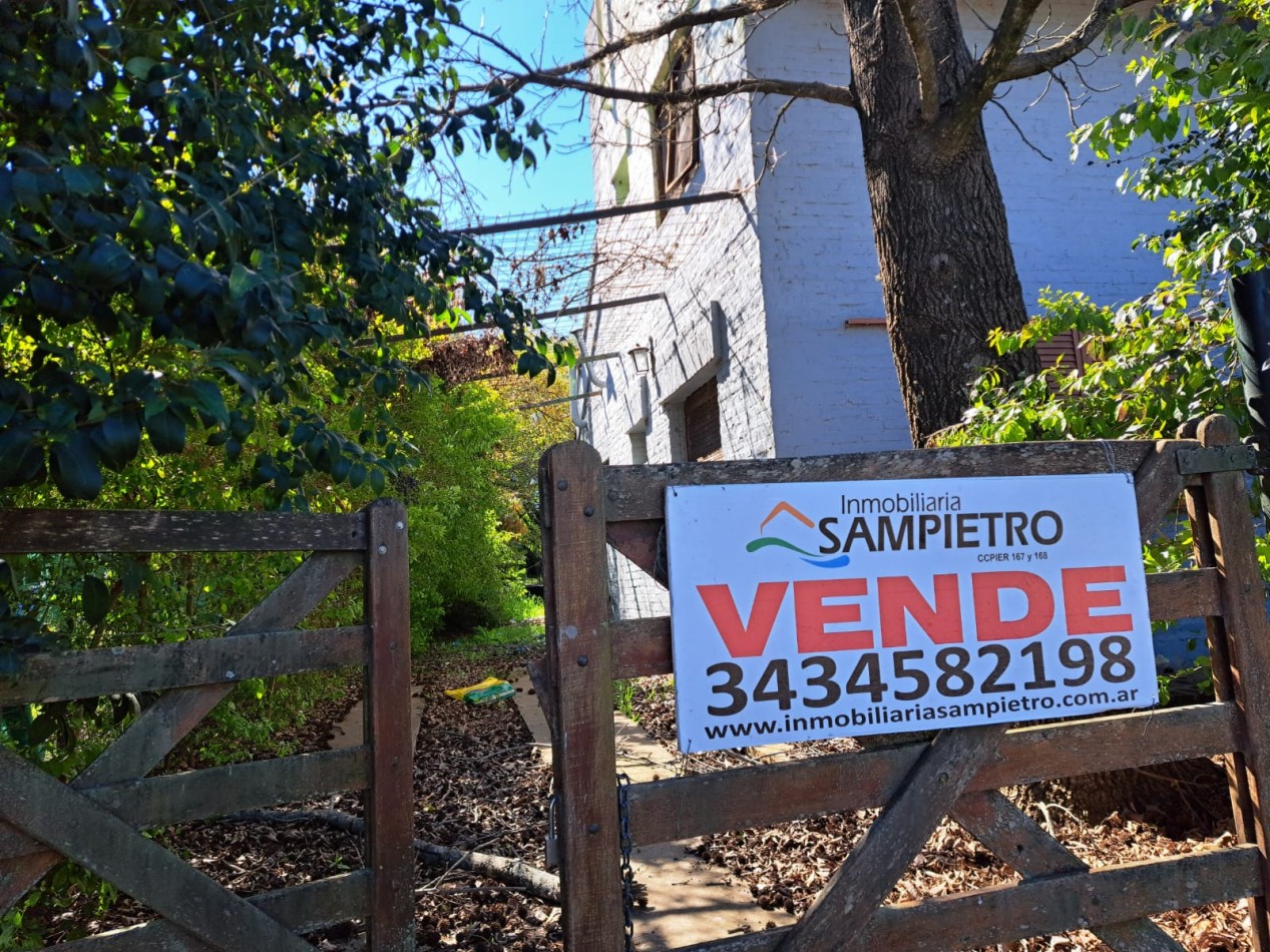 Casa quinta en Villa Urquiza, en avenida, cerca del rio con pileta