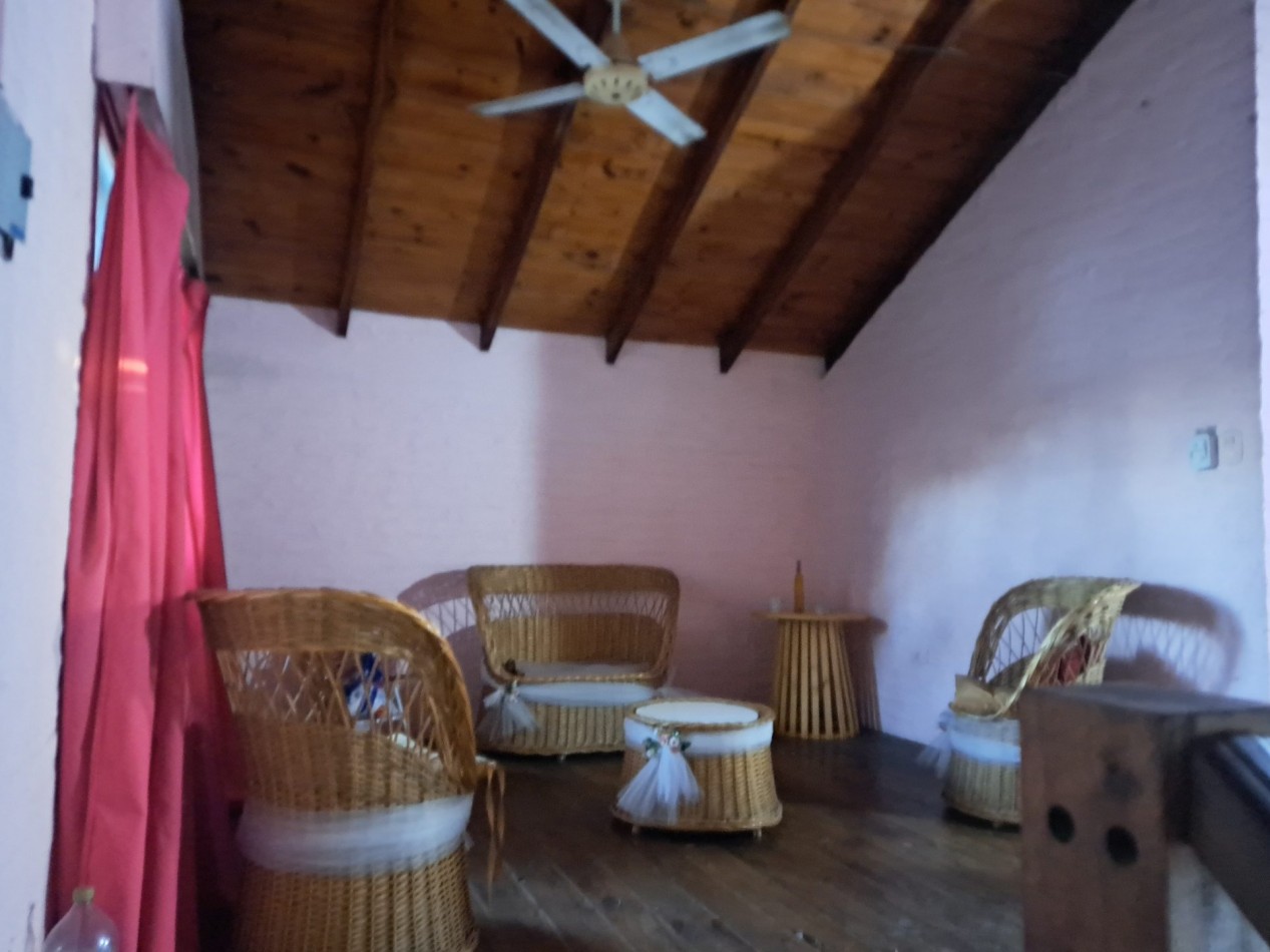 Casa quinta en Villa Urquiza, en avenida, cerca del rio con pileta