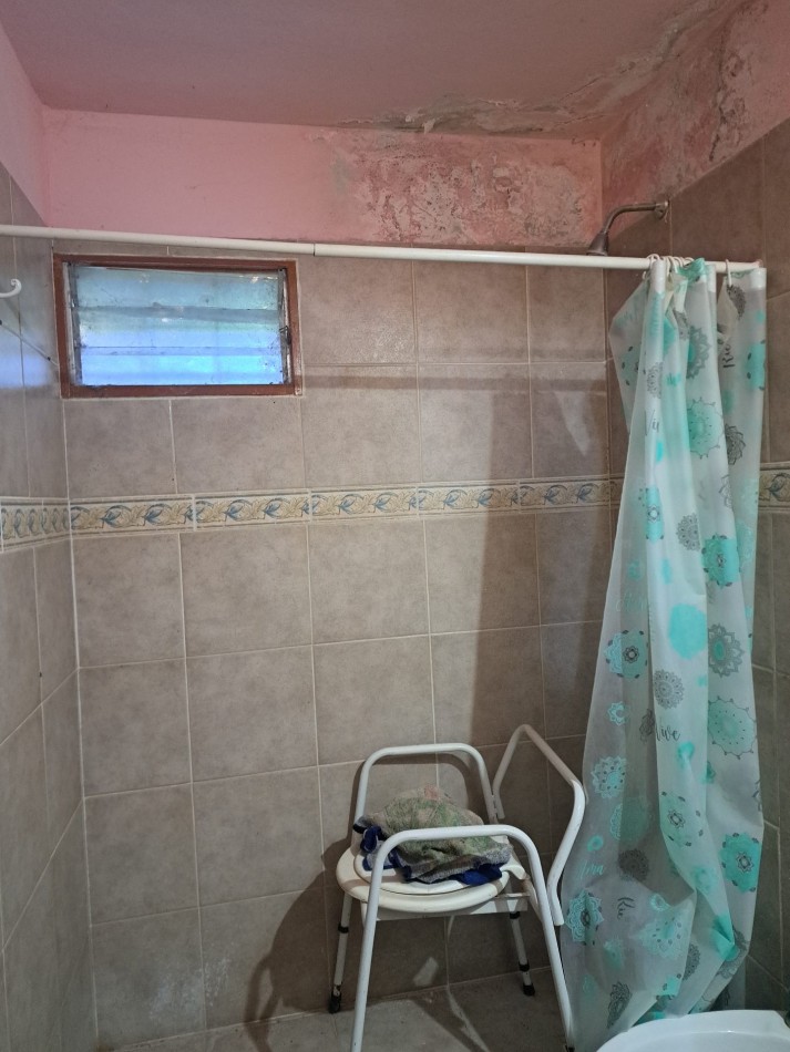 Casa quinta en Villa Urquiza, en avenida, cerca del rio con pileta