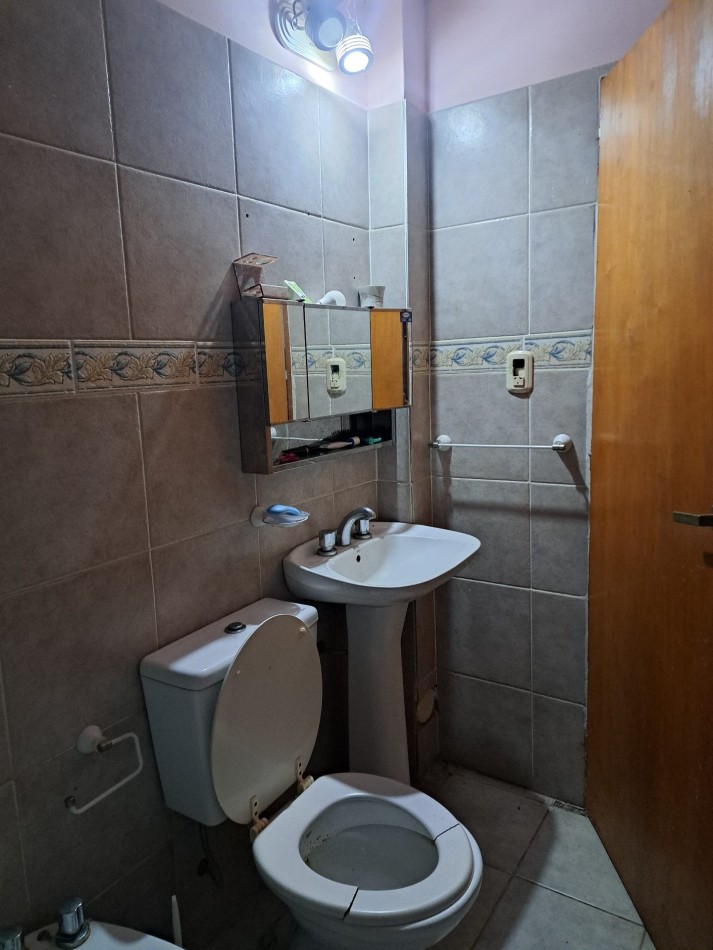 Casa quinta en Villa Urquiza, en avenida, cerca del rio con pileta