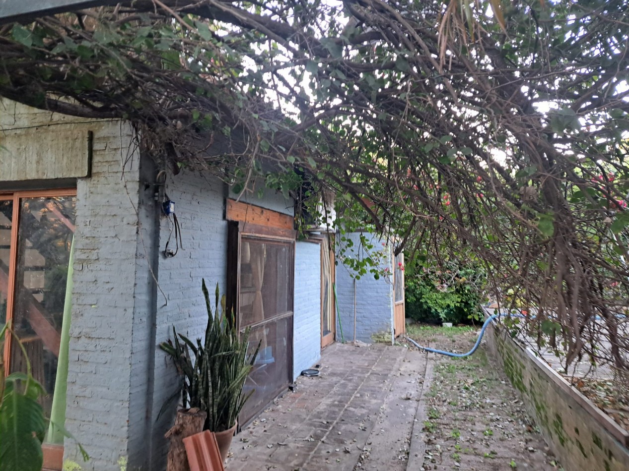 Casa quinta en Villa Urquiza, en avenida, cerca del rio con pileta